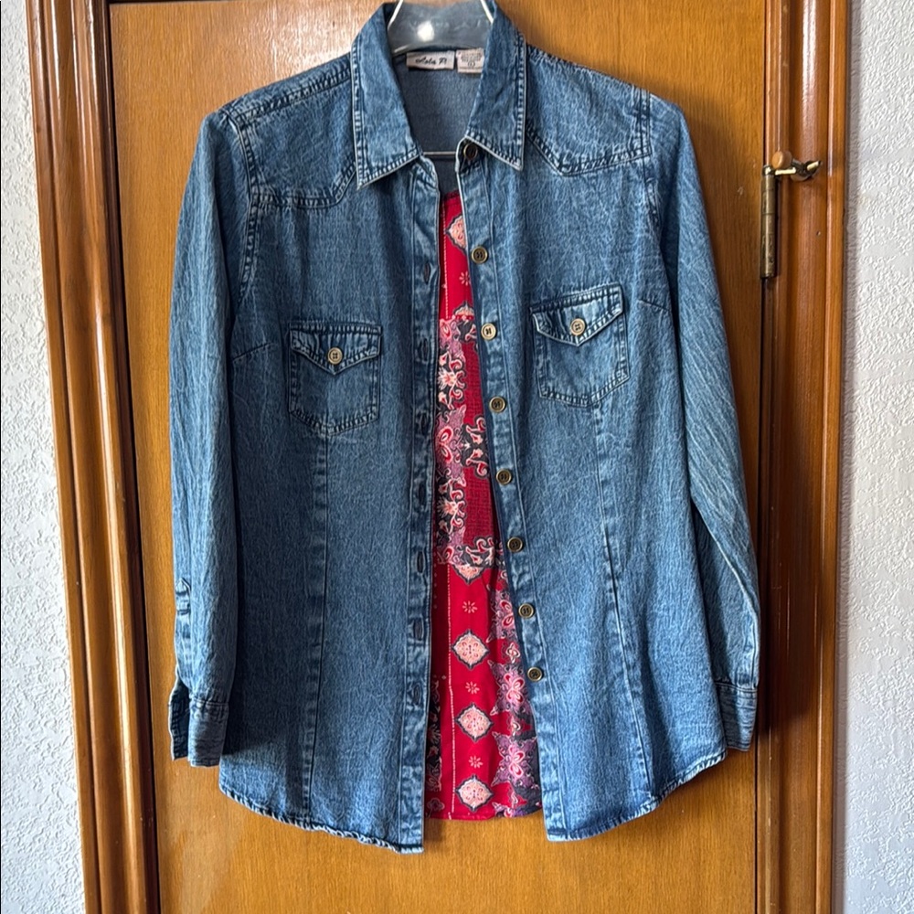 LOLA P. Denim button down top
